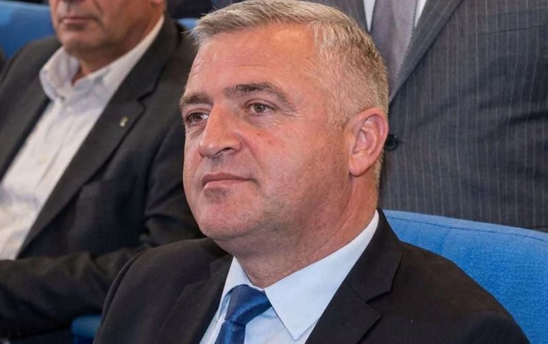 Qalmaqallı məmura cinayət işi açıldı 
