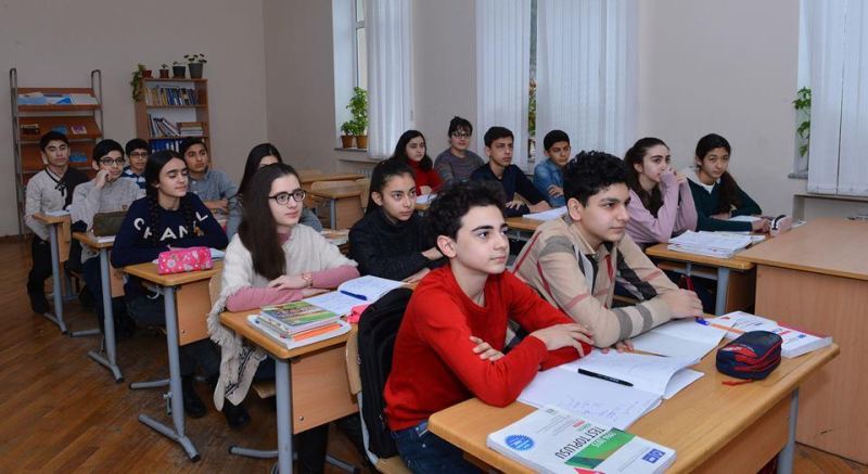 Lisey və gimnaziyalara qəbul başlayır 