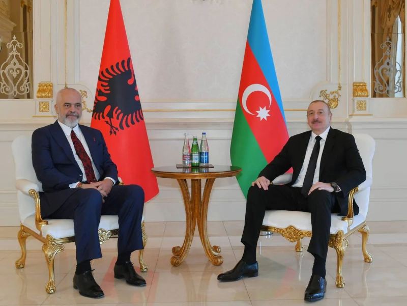 Edi Rama İlham Əliyevi təbrik etdi 