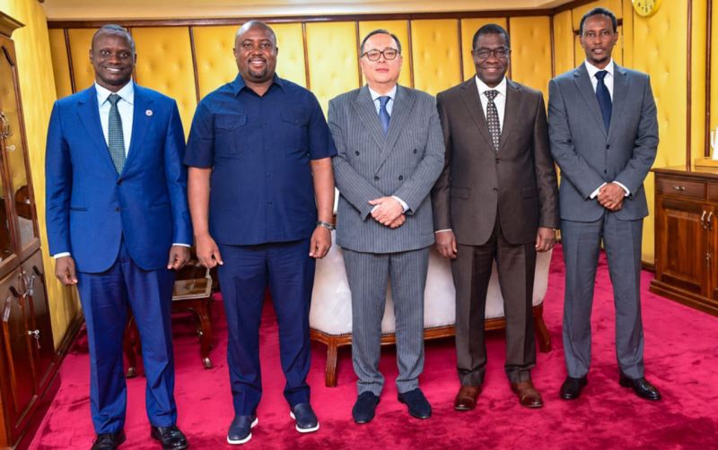 Sultan Hacıyev keniyalı nazirlə görüşdü 