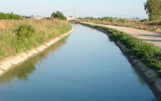 60 yaşlı kişi kanalda batdı 