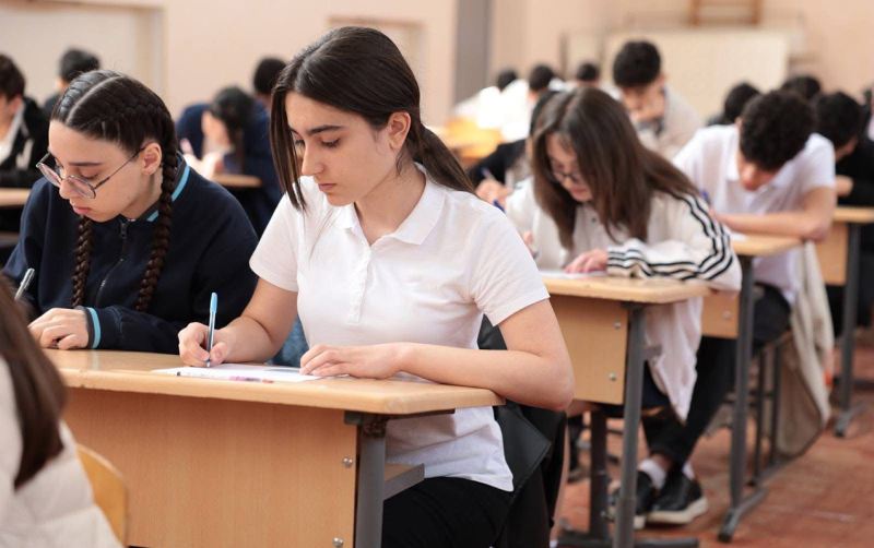 Attestat qiyməti 5 olan 32 şagird - Qəbulda 100-dən az bal toplayıb 