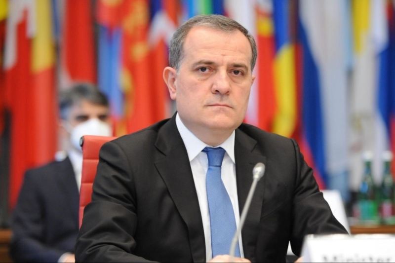 Ceyhun Bayramov Polşaya getdi 
