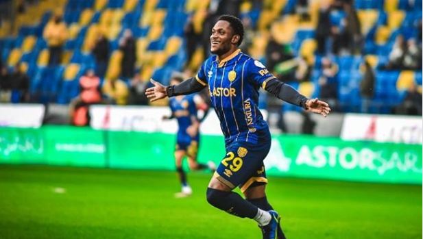 “Qarabağ”dan 2.7 milyonluq transfer 