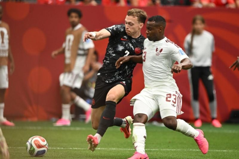 FIFA Qətər millisinin futbolçusunu 5 oyunluq cəzalandırdı 