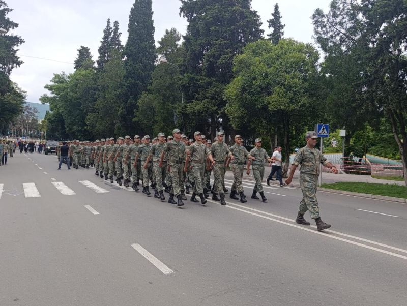 Xankəndi şəhərində hərbçilərin yürüşü keçirilir 