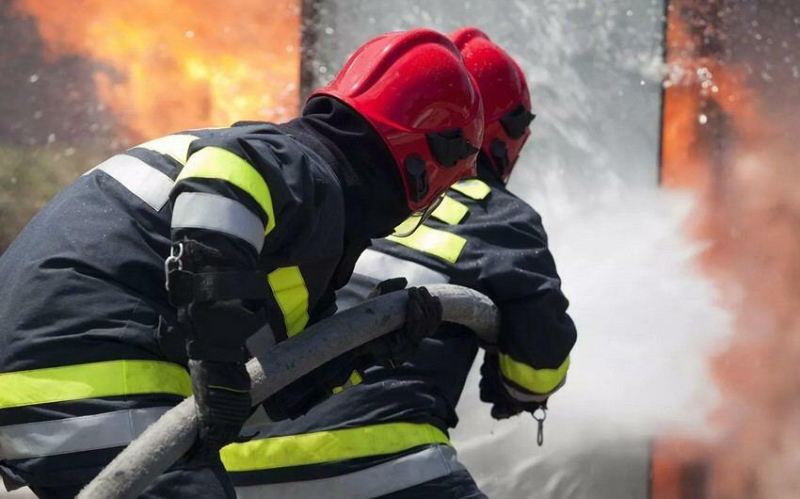 Kürdəmirdə 6 otaqlı ev yandı 