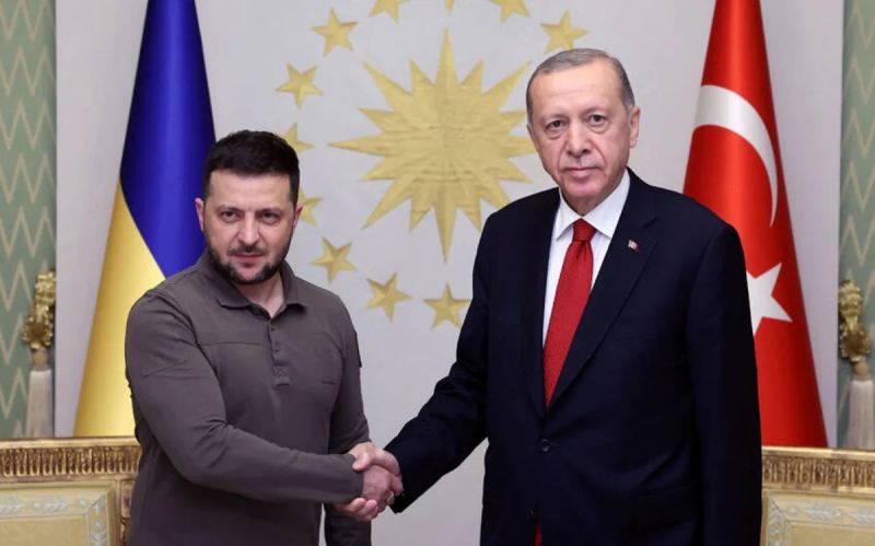 Zelenski və Ərdoğan İran ətrafındakı vəziyyəti müzakirə ediblər 