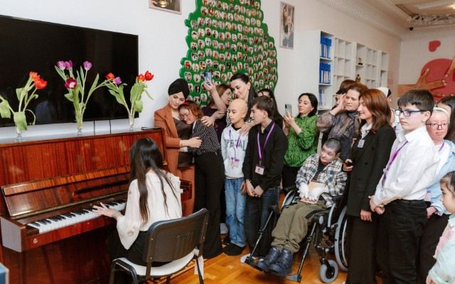 Leyla Əliyeva onlar üçün pianoda ifa etdi - FOTOLAR 