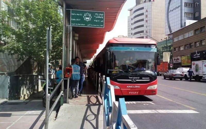 Müharibə dövründə Tehranda ictimai nəqliyyat pulsuz olacaq 