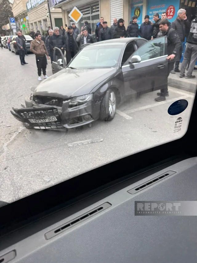 “Audi” ilə toqquşan “BMW” yandı 