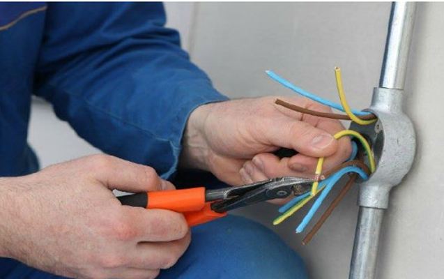 65 yaşlı kişini elektrik cərəyanı vurub öldürdü 