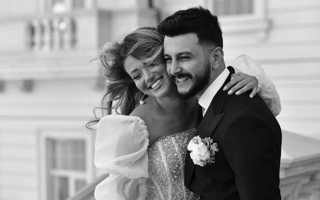 Məşhur cütlüyün övladı dünyaya gəldi - FOTO 