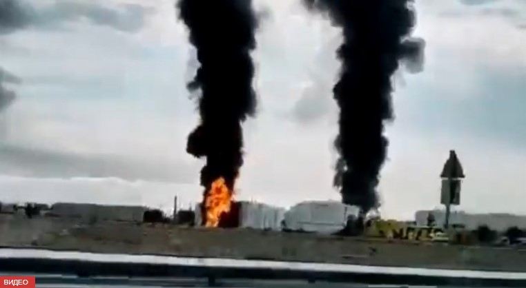 Ukraynadan genişmiqyaslı dron hücumu - \"Rusiyanın neft təchizatının 40 faizi sırada çıxarılıb\"