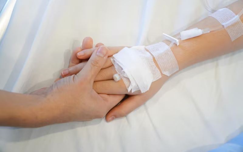 4 yaşlı uşağı maşın vurdu - Qonşusu gəzintiyə çıxarıbmış 