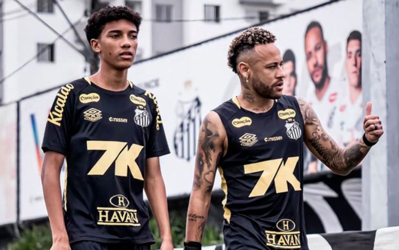Neymar Robinyonun oğlunu vurdu 