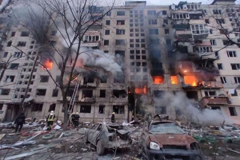 Ukrayna PUA-sı Rusiyada yaşayış binasına düşüb 