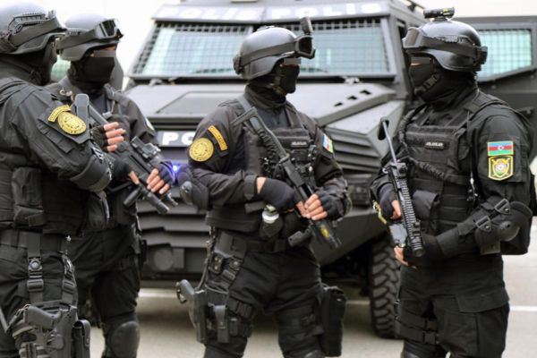 Polis hərəkətə keçdi - 100 nəfər saxlanıldı