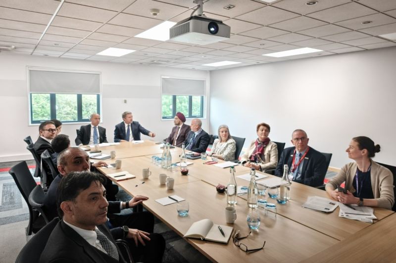 Emin Əmrullayev Britaniyanın Vorvik Universitetində olub 