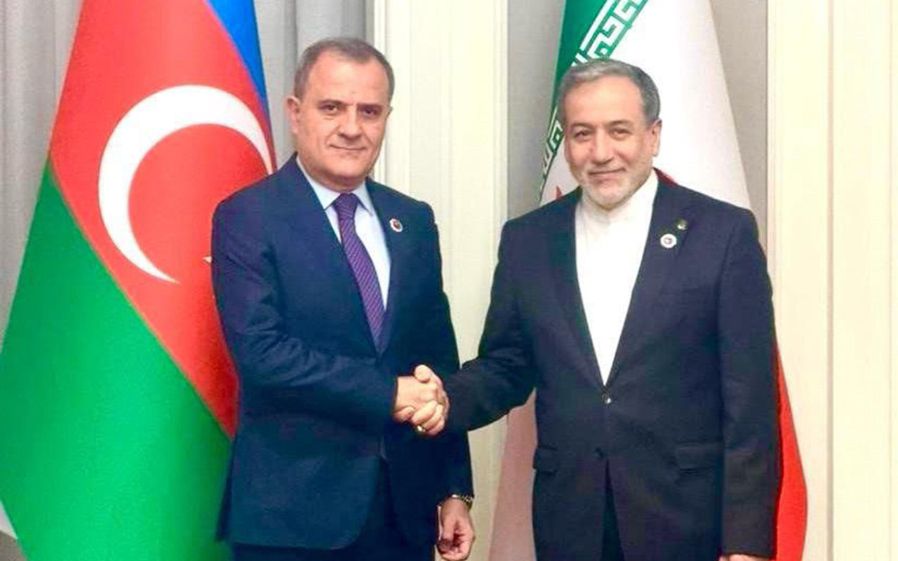 Bayramov iranlı həmkarı ilə görüşdü&nbsp;