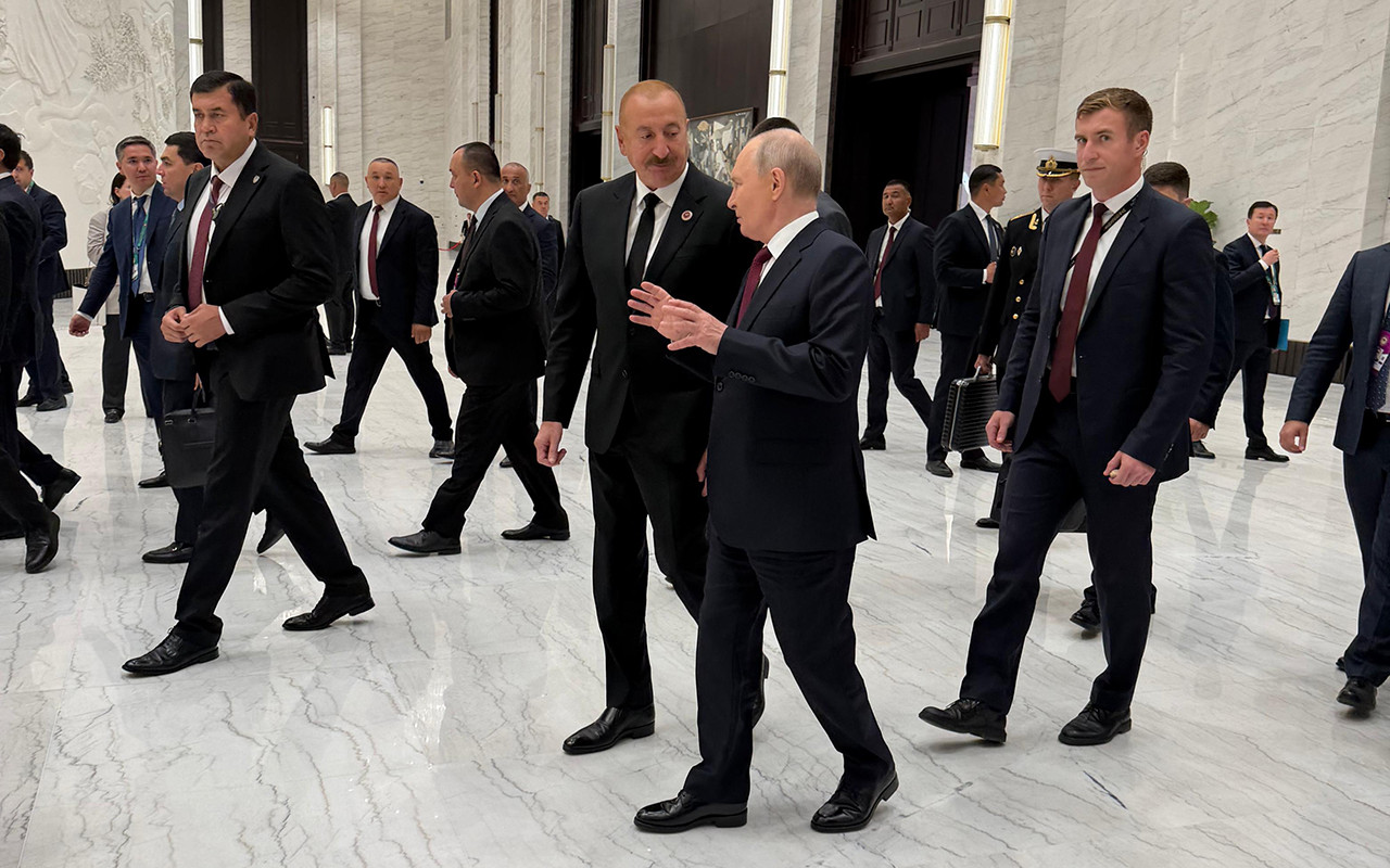 İlham Əliyev Putinlə söhbət etdi - FOTO