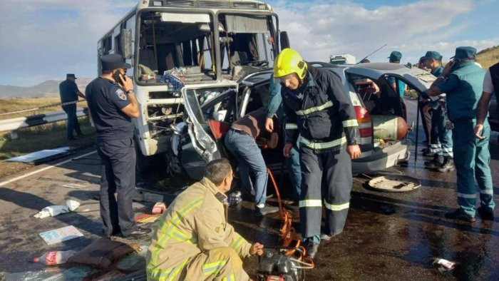 Ermənistanda dəhşətli qəza:&nbsp;5 nəfər ölüb, 11 yaralı var