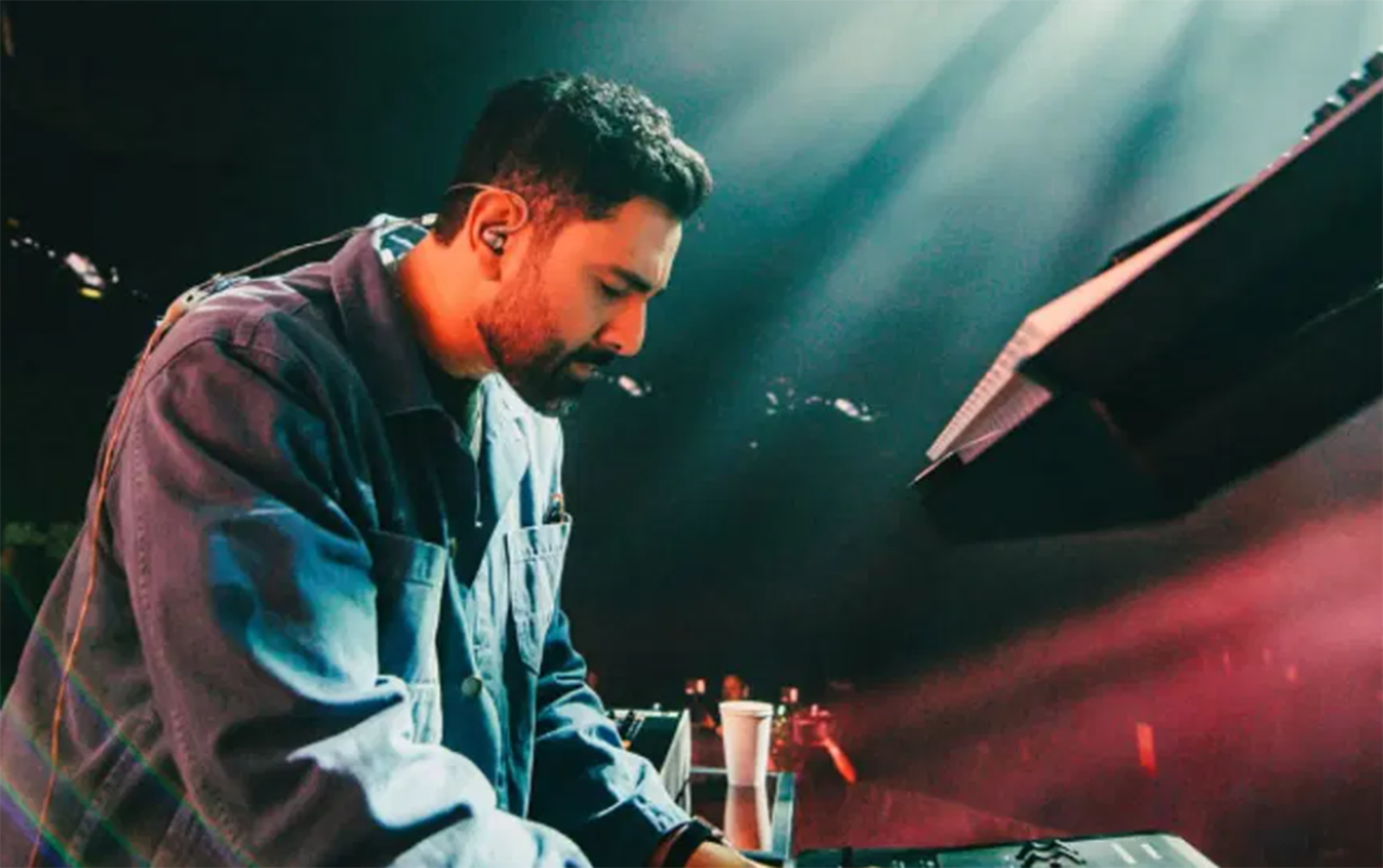 Məşhur musiqiçi, hamilə həyat yoldaşı və qızı öldürüldü