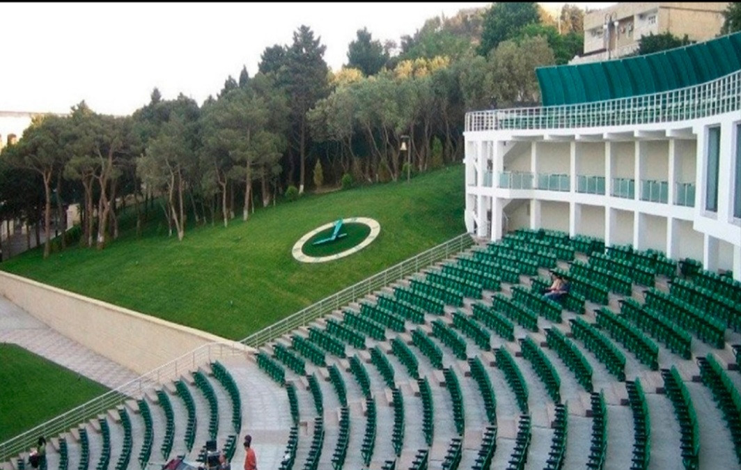 İki teatr nazirliyin tabeliyinə keçdi